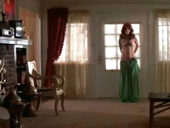 Redhead funfun obinrin pẹlu gbona dudu ihoho ọkunrin - St. 1970s Interracial softcore on St.